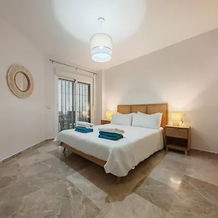 2-bed In Calahonda Park, Walk To Apartment *