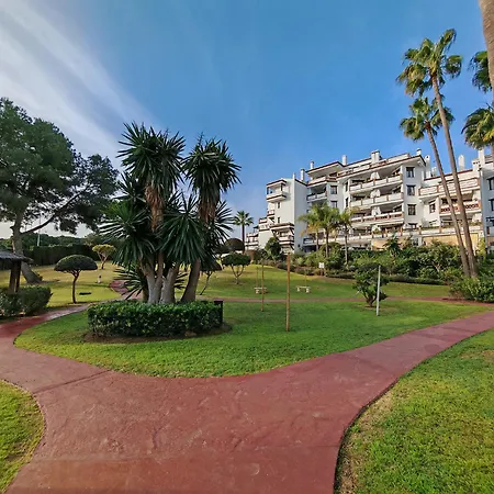 Apartment 2-bed In Calahonda Park, Walk To Sitio de Calahonda