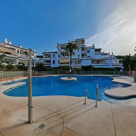 2-bed In Calahonda Park, Walk To Apartment *